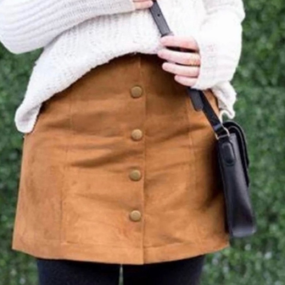 Suedes front snap mini skirt